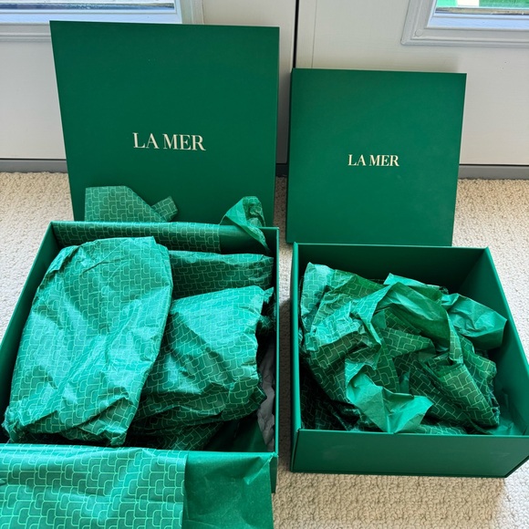 La Mer Gift Box + Mirror + Scarf - Picture 5 of 6
